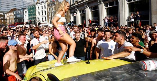 The return of the English Disease?  உலககோப்பை கால்பந்து போட்டியும் அதன் பின் உள்ள ஆபத்து அரசியலும்  