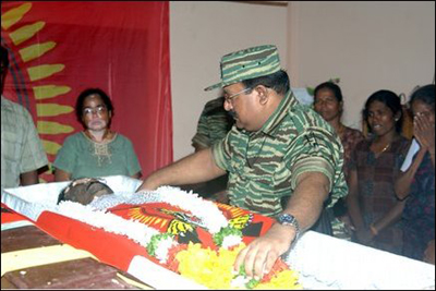 LTTE leader pays respects to slain political head!